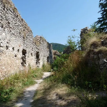 Adria 3*